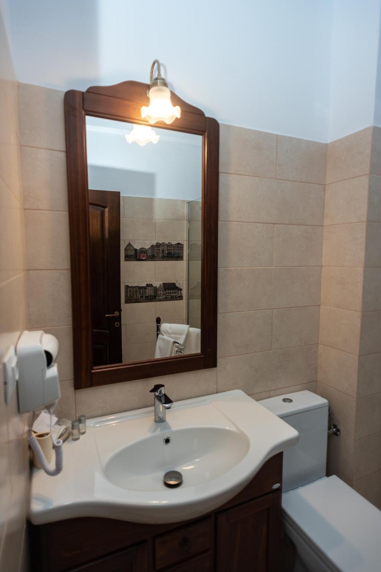 Hotel Tango Margo Valea Lupului  Esterno foto