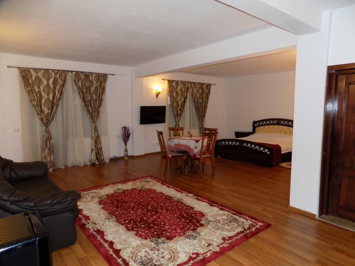 Hotel Tango Margo Valea Lupului  Esterno foto