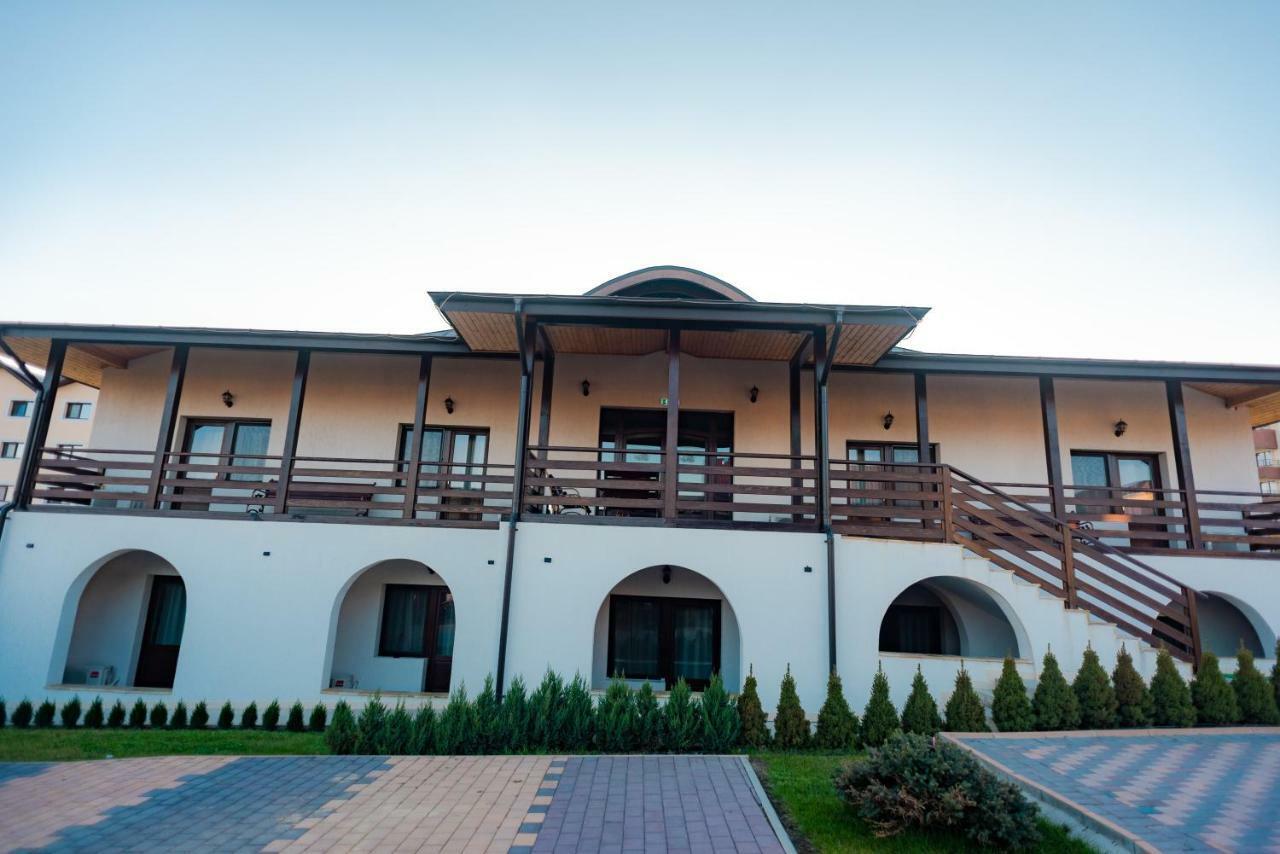 Hotel Tango Margo Valea Lupului  Esterno foto