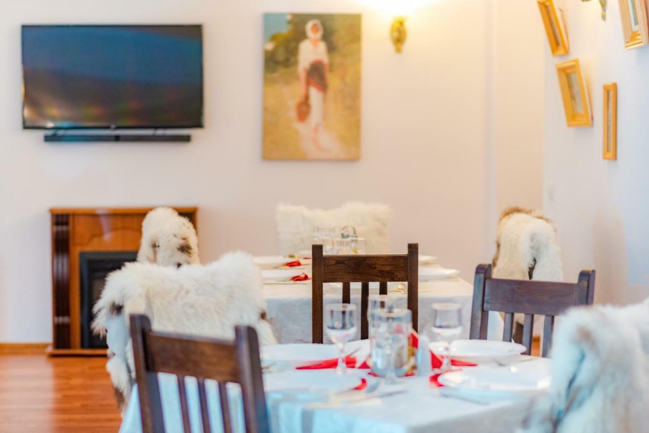 Hotel Tango Margo Valea Lupului  Esterno foto