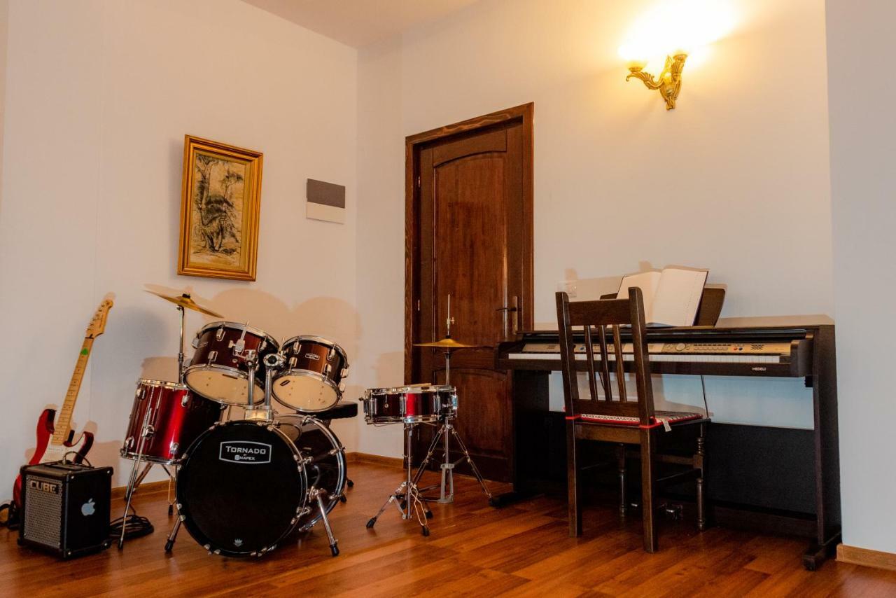 Hotel Tango Margo Valea Lupului  Esterno foto