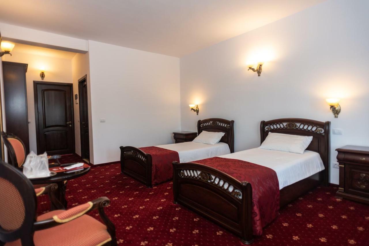 Hotel Tango Margo Valea Lupului  Esterno foto