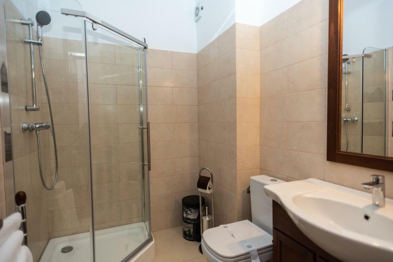 Hotel Tango Margo Valea Lupului  Esterno foto