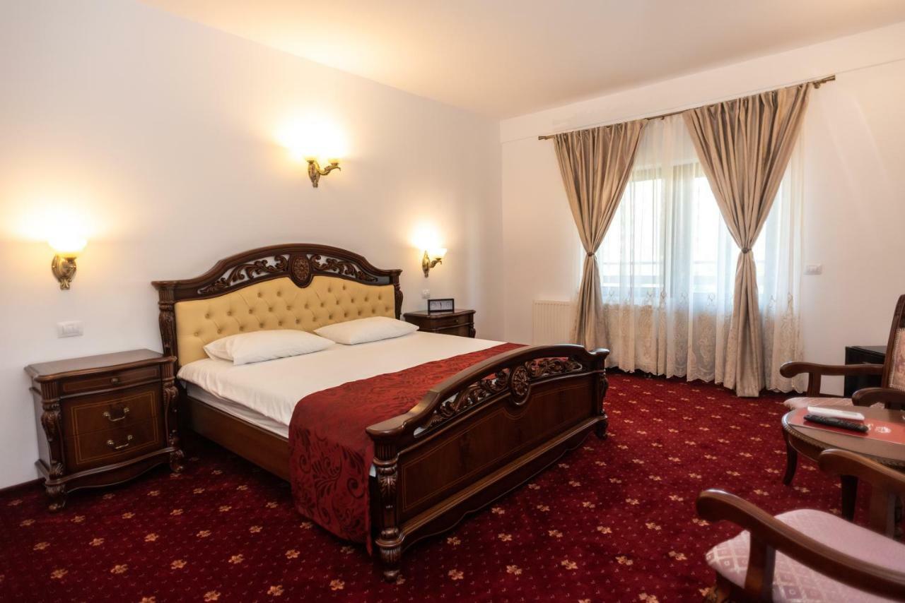 Hotel Tango Margo Valea Lupului  Esterno foto