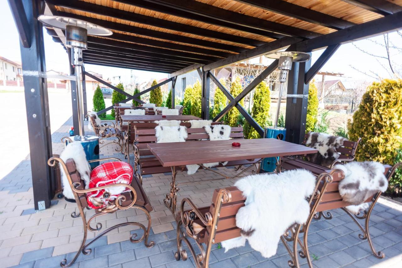 Hotel Tango Margo Valea Lupului  Esterno foto