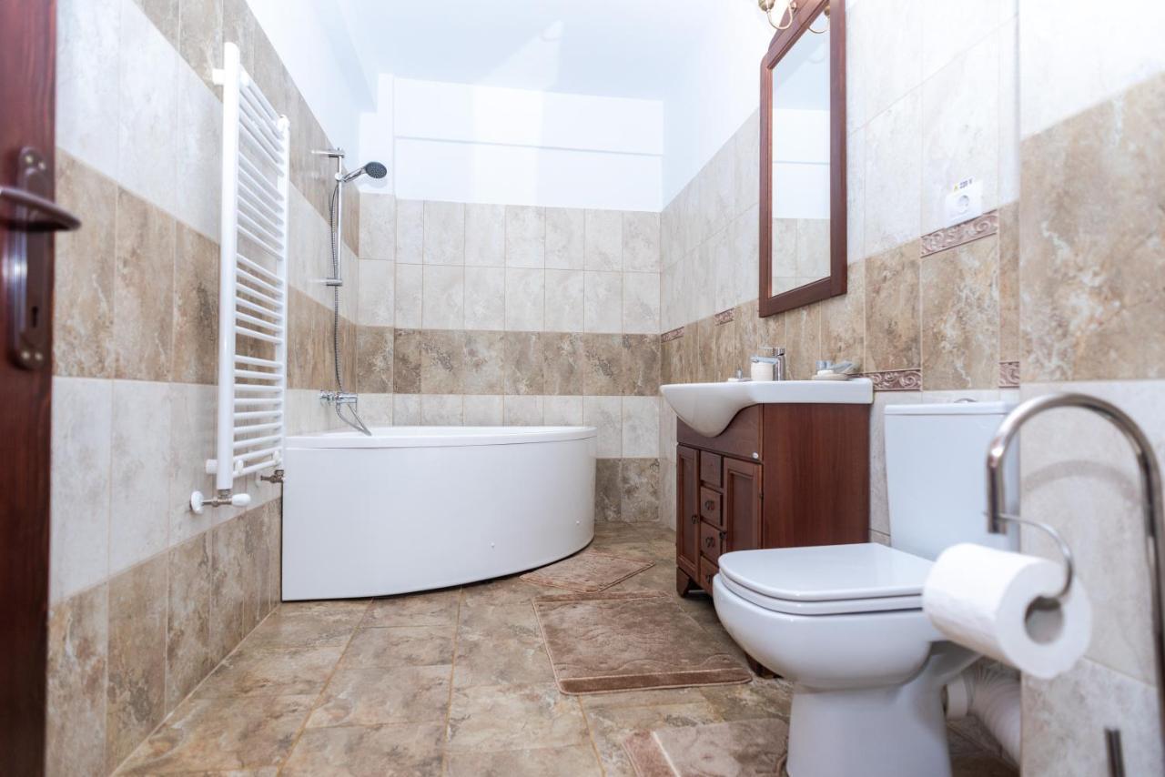 Hotel Tango Margo Valea Lupului  Esterno foto
