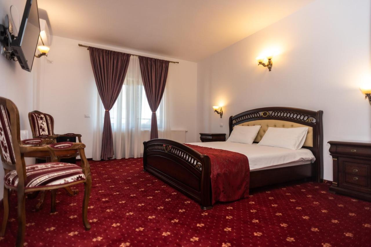 Hotel Tango Margo Valea Lupului  Esterno foto